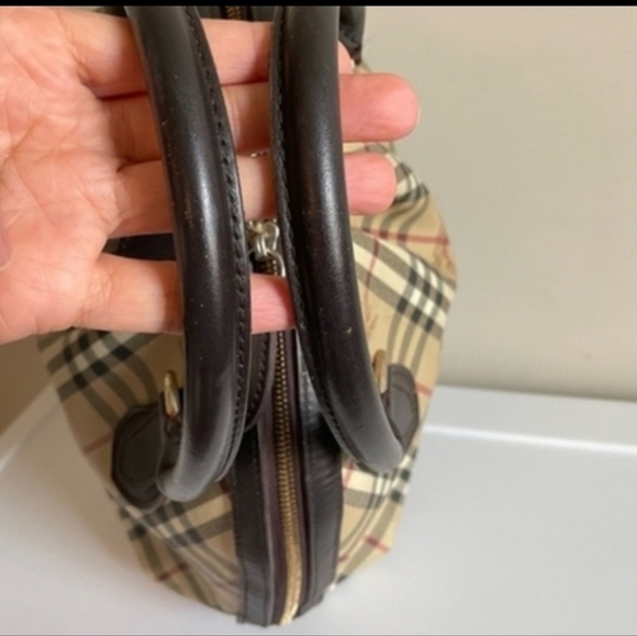 Burberry Haymarket Hand Bag Super Condition Medium Size Inside Clean - Picture 4 of 5